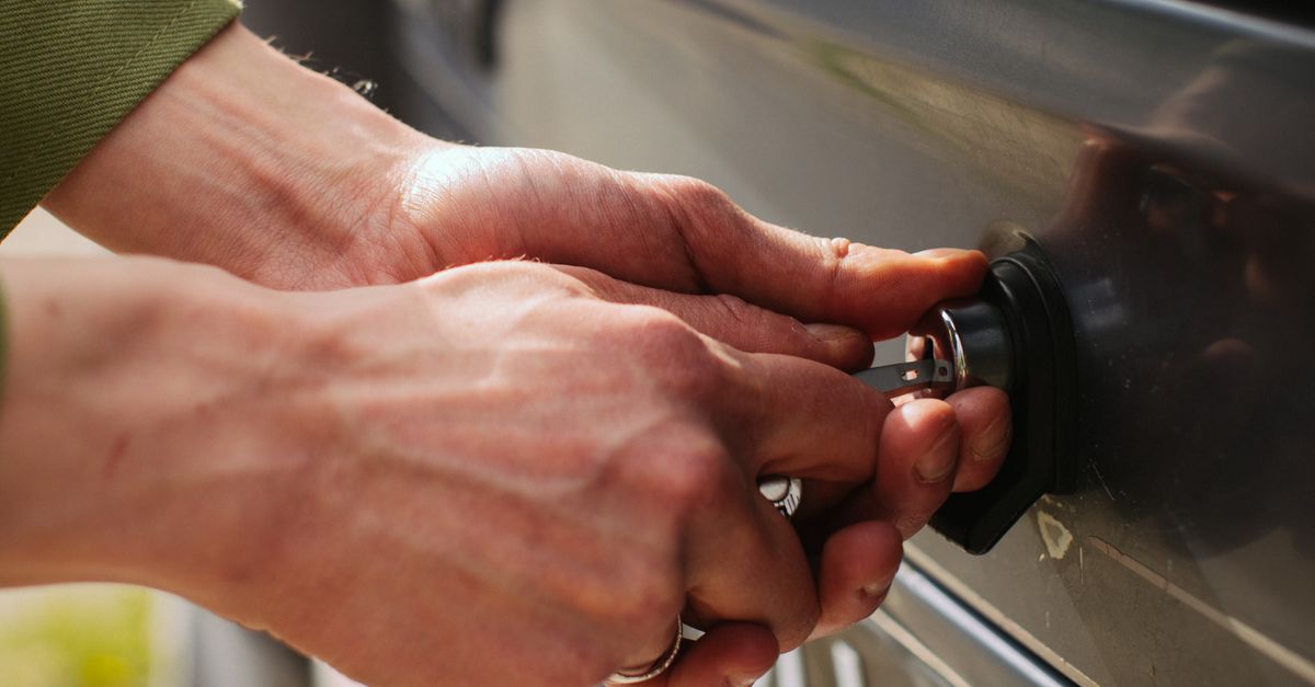 front door lock key — Indian Head Park Locksmith